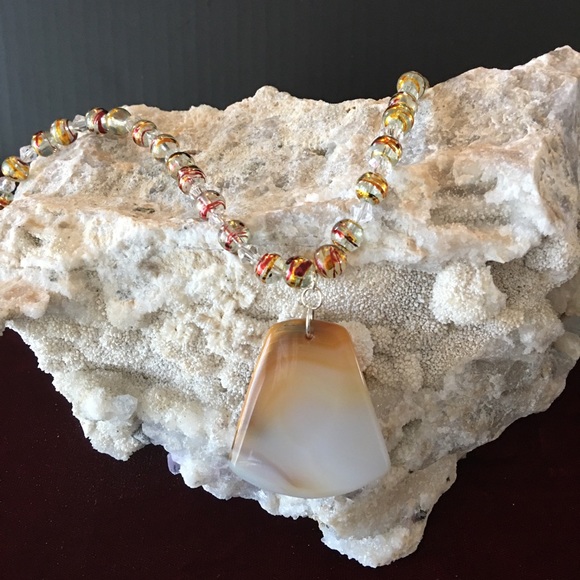 🩸Chalcedony Agate Stone Necklace🩸 - Picture 3 of 7